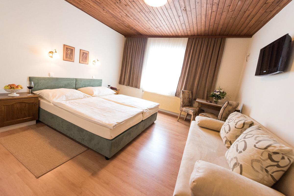 Gasthof Zum Hirschen Burgau Dış mekan fotoğraf